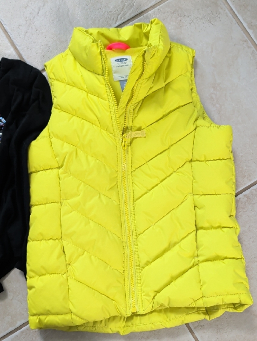 Old Navy Girls Size 8 Black Sequin Heart Top with Yellow Chartreuse Puffer Vest - Picture 3 of 8